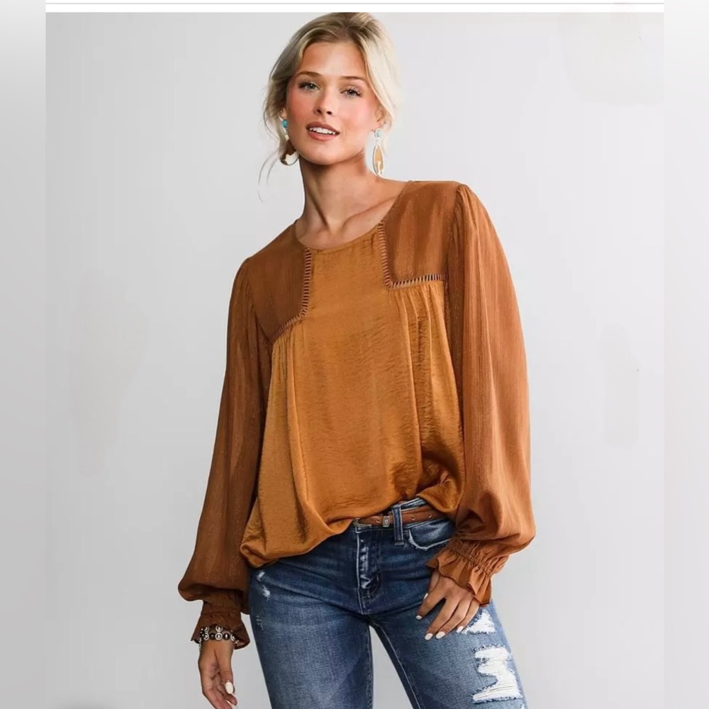 Mystree Flowy Pieced Satin Top- NWT - Size Large